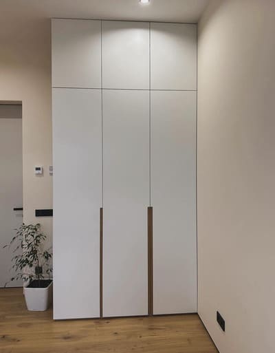 Шкаф для одежды в спальню